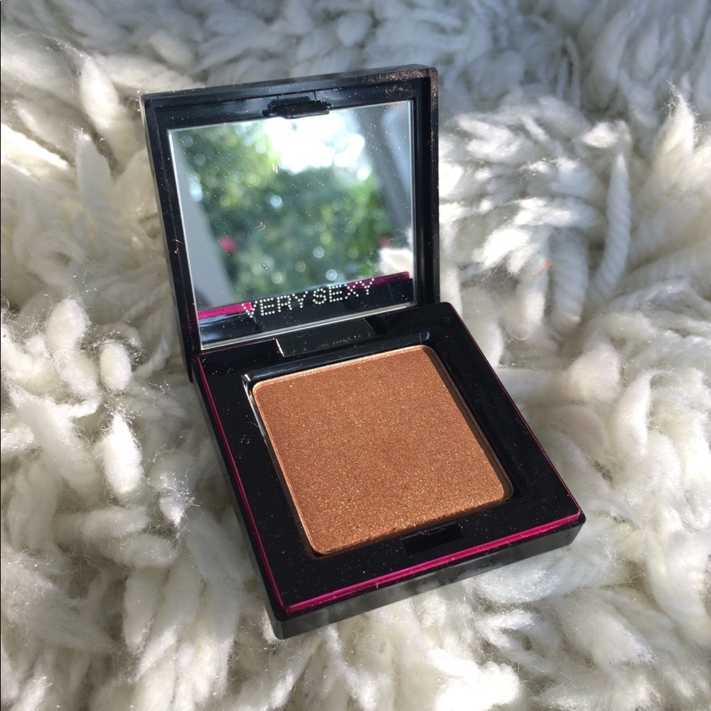 Victoria's Secret Silky Eyeshadow - Picture 10 of 16